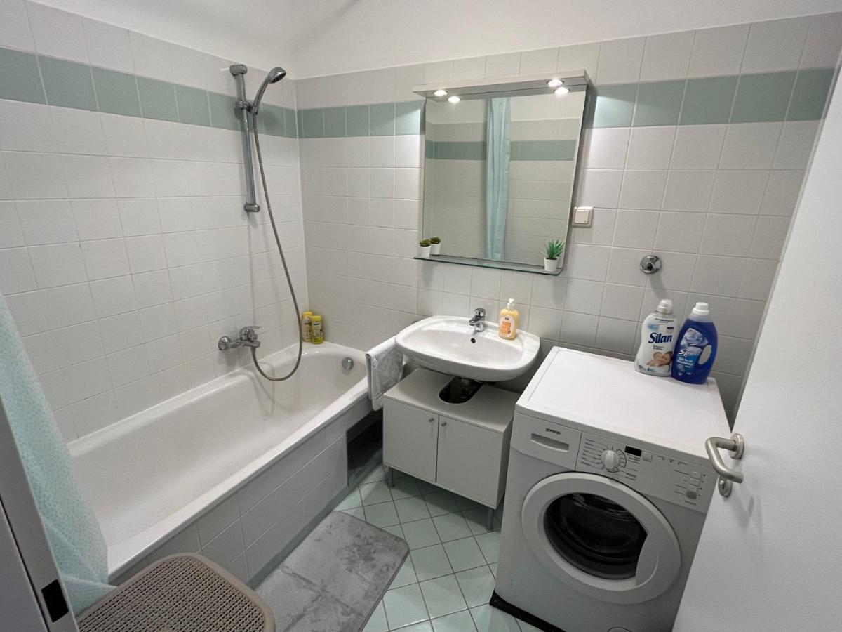 Apartamento Cool Schonbrunn Apt 2Br Viena Exterior foto